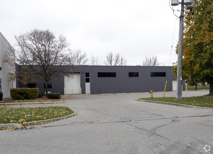 70 Rankin St, Waterloo, ON for sale - Building Photo - Image 2 of 6