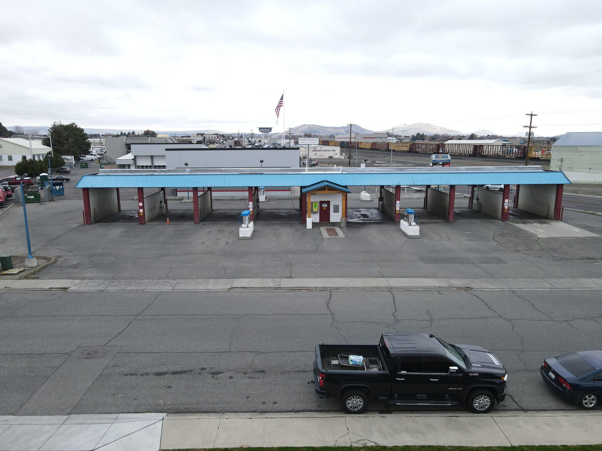 6601 Clearwater, Kennewick, WA for sale Primary Photo- Image 1 of 19