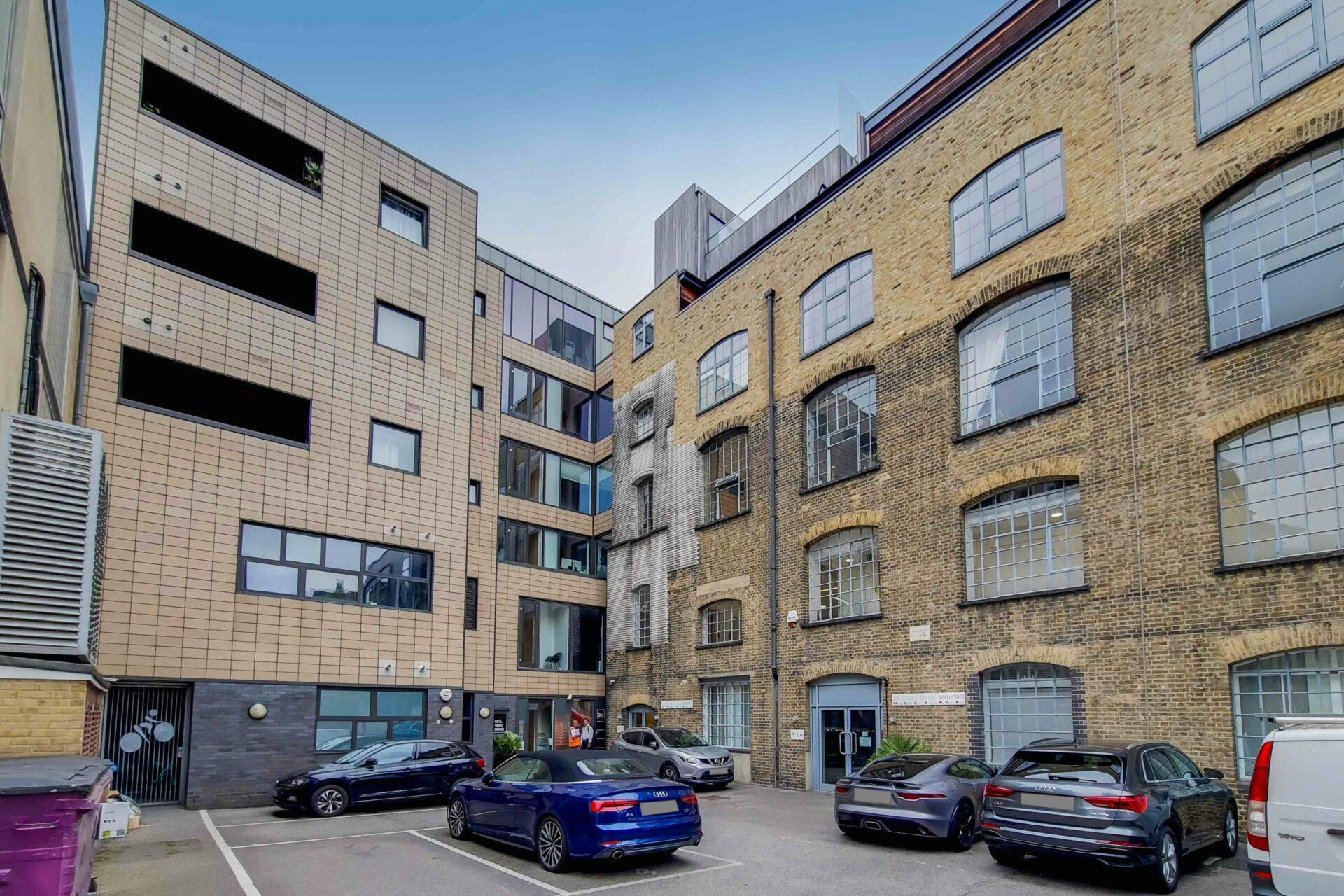 9 Bell Yard Mews, Londres à vendre Photo du bâtiment- Image 1 de 18
