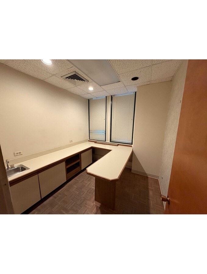 111 N Wabash Ave, Chicago, IL 60602 - Unité 1610 - - Photo intérieure - Image 2 of 9