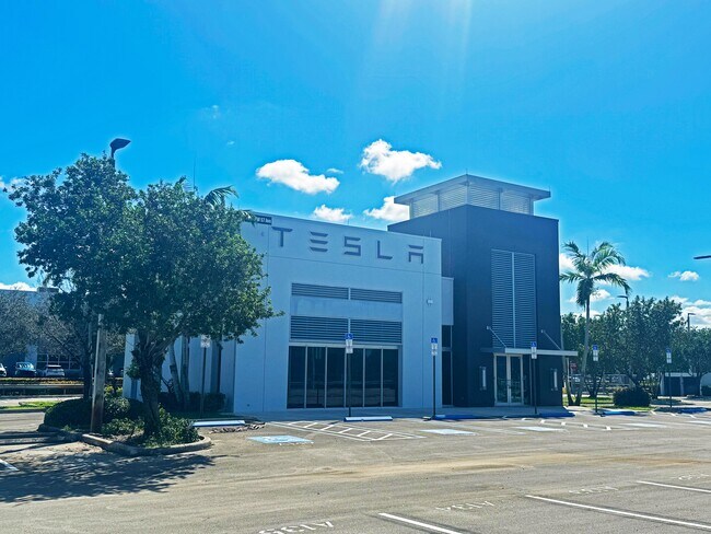 More details for 14499 NW 57th Ave, Miami Gardens, FL - Retail for Sale