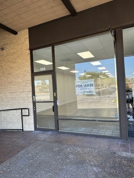 900 E Imperial Hwy, Brea, CA for lease - Building Photo - Image 3 of 7