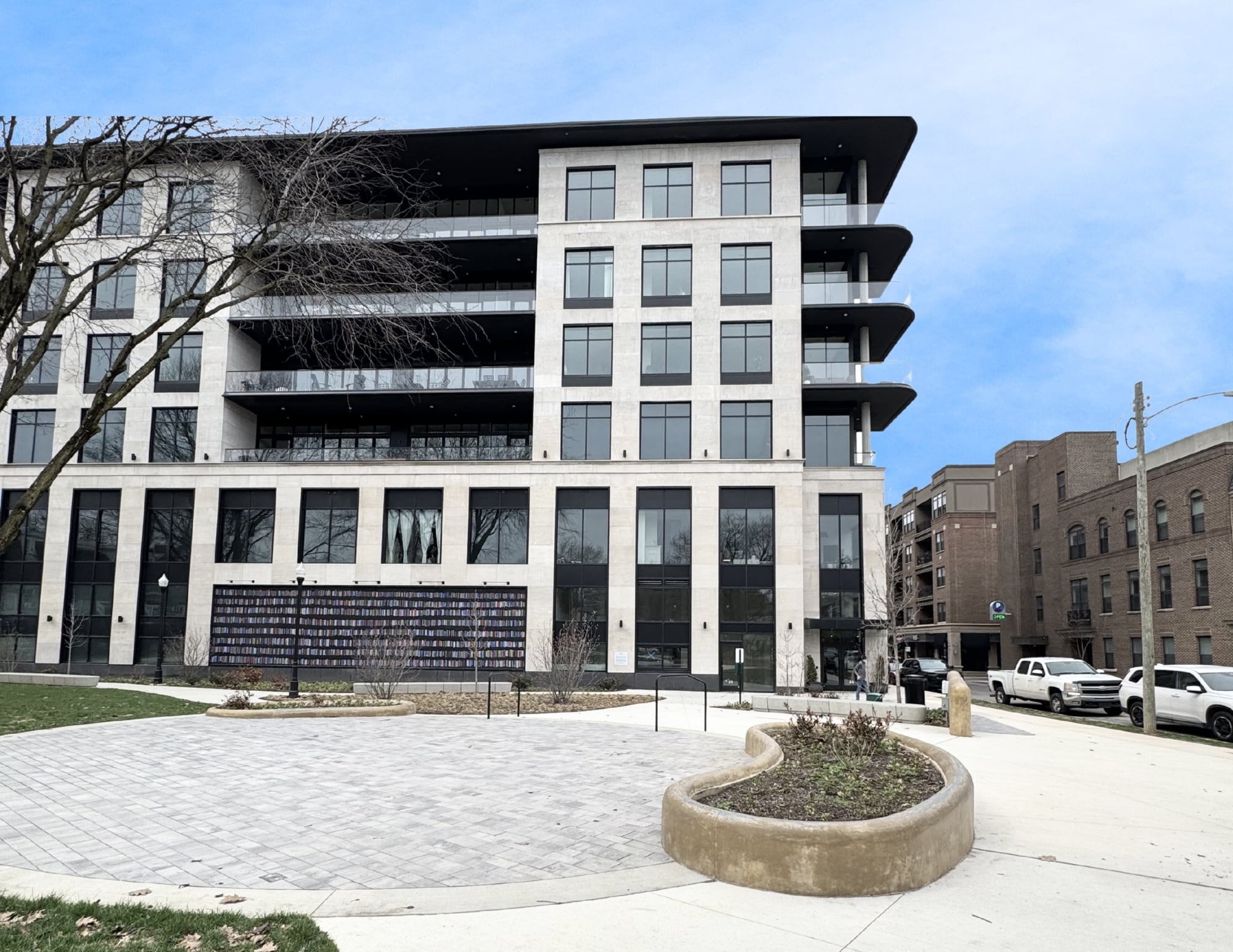 39 E Hubbard Ave, Columbus, OH for lease Building Photo- Image 1 of 8