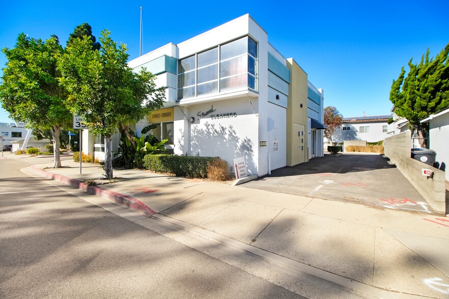 927 Manhattan Beach Blvd, Manhattan Beach, CA à vendre - Photo du bâtiment - Image 2 de 15
