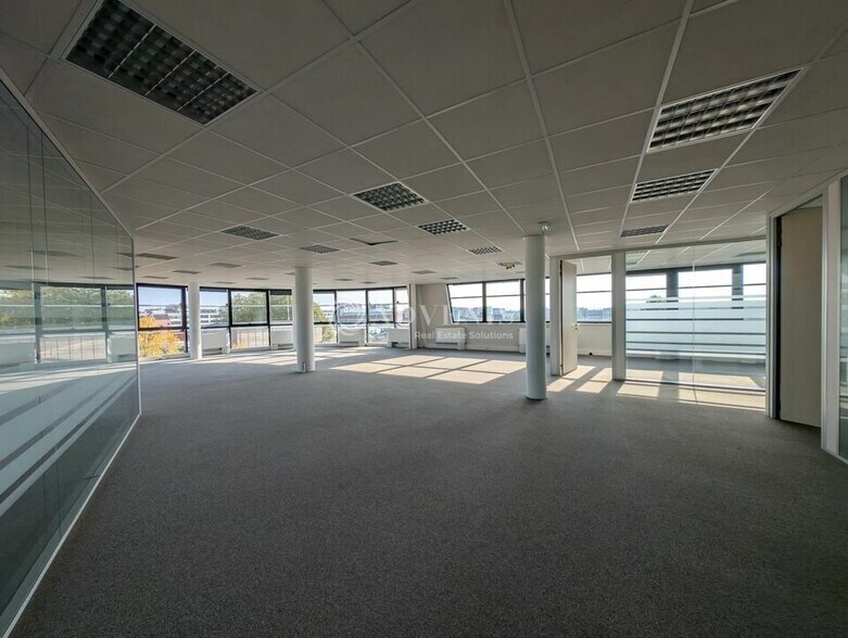 Office in Strasbourg for lease - Building Photo - Image 3 of 12