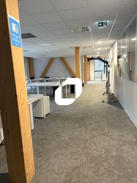 Office in VILLENEUVE-D'ASCQ for lease - Building Photo - Image 3 of 14
