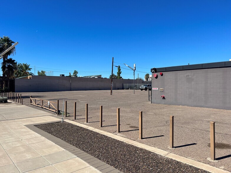 256 E Main St, Mesa, AZ à louer - Photo du bâtiment - Image 3 de 9
