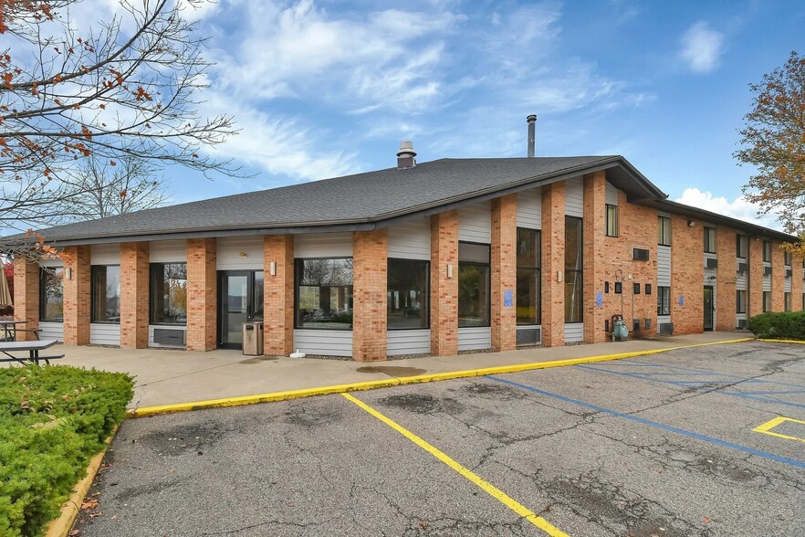 230 Scenic Crest Dr, Zanesville, OH for sale - Building Photo - Image 2 of 4