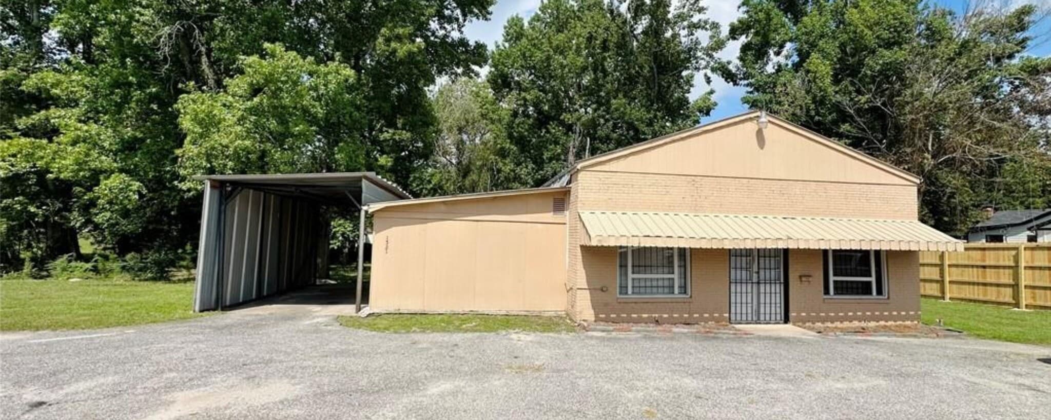 1521 Lee Road 379, Smiths Station, AL à vendre Photo du bâtiment- Image 1 de 18