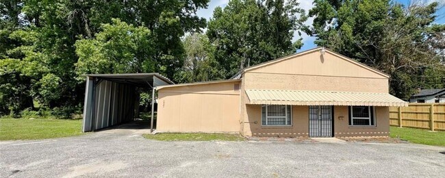 Plus de détails pour 1521 Lee Road 379, Smiths Station, AL - Commerce de détail à vendre