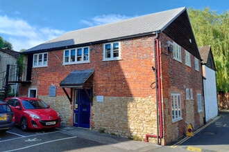 Mill Ln, Godalming for lease Primary Photo- Image 1 of 2