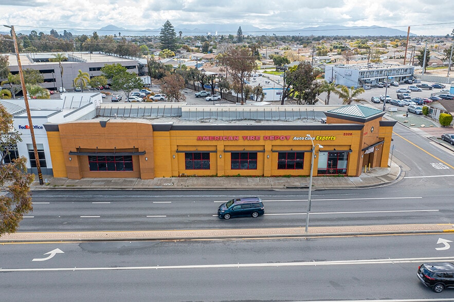 2320 E Vineyard Ave, Oxnard, CA for sale - Building Photo - Image 2 of 14