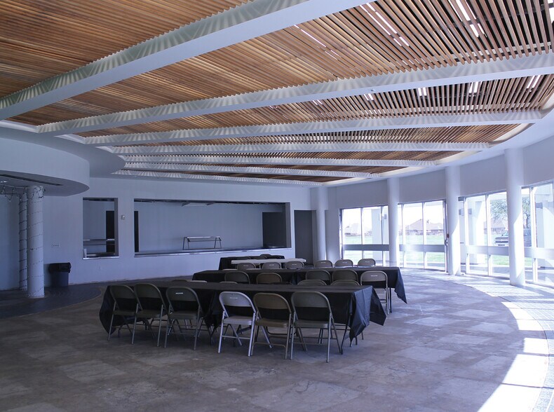 2501 Earl Rudder Fwy S, College Station, TX à louer - Photo intérieure - Image 2 de 6