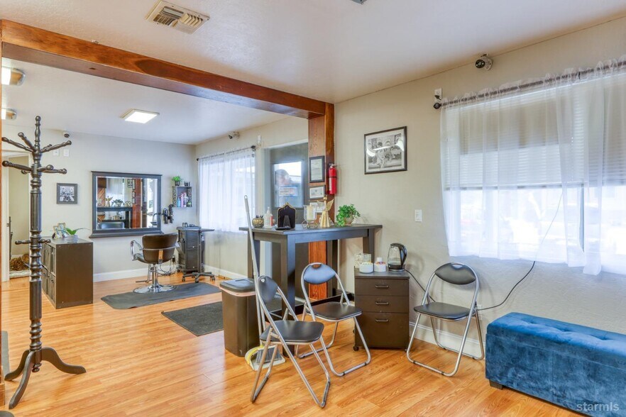 3816 Pioneer Trl, South Lake Tahoe, CA à vendre - Photo intérieure - Image 2 de 39