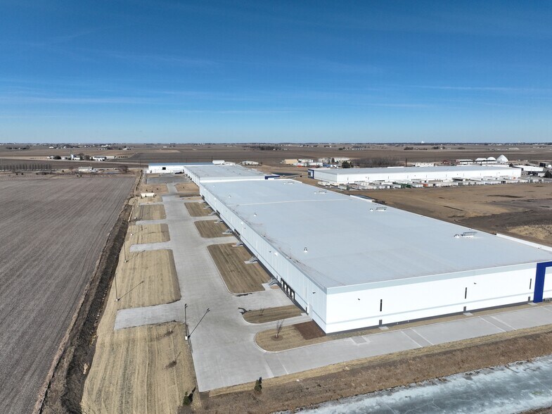 8730 Northwest Blvd, Davenport, IA à louer - Aérien - Image 3 de 12