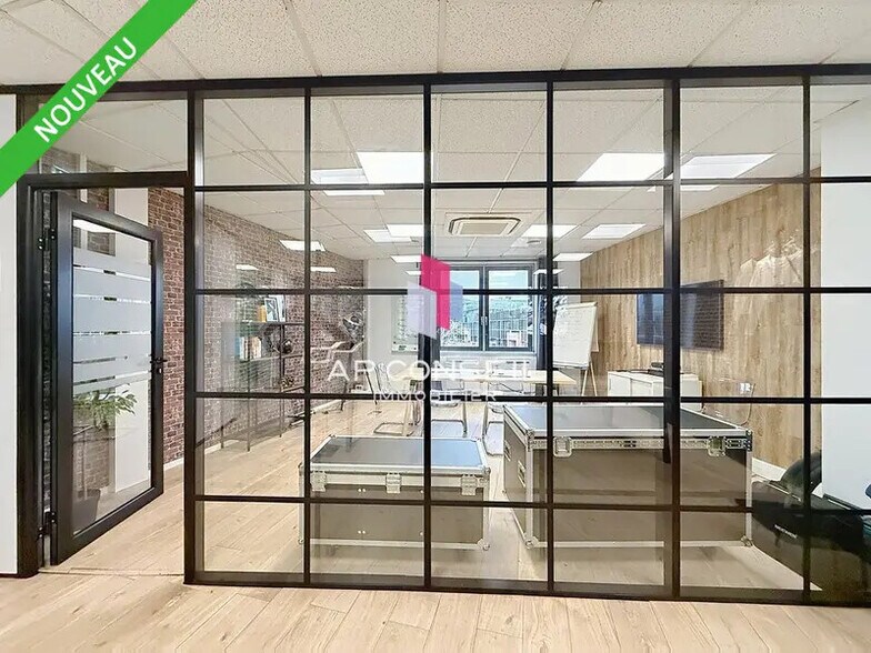 Office in Saint-Germain-en-Laye for sale - Building Photo - Image 2 of 4