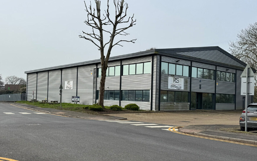 Unit 9 Cramptons Rd, Sevenoaks for lease - Building Photo - Image 2 of 4
