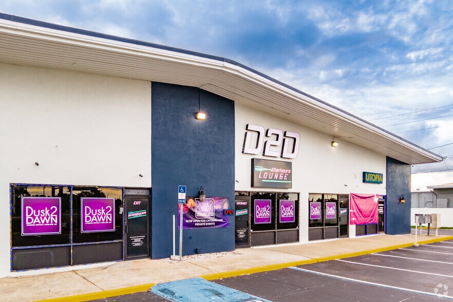 3899 Ulmerton Rd, Clearwater, FL à louer - Photo du bâtiment - Image 3 de 12