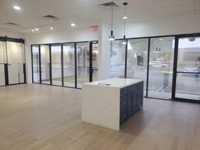 2570-2580 N Powerline Rd, Pompano Beach, FL for lease Interior Photo- Image 2 of 13