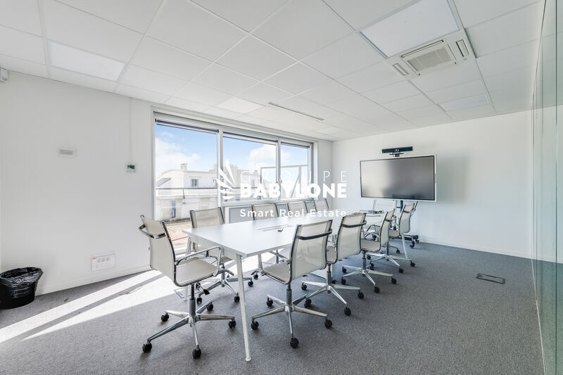 738 Rue Yves Kermen, Boulogne-Billancourt à louer - Photo du bâtiment - Image 3 de 14