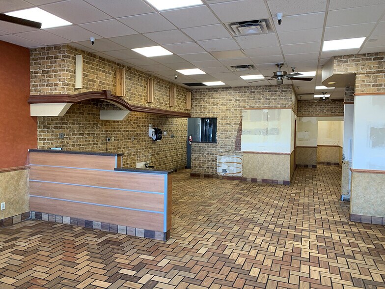 5555 Zuni Rd SE, Albuquerque, NM à louer - Photo intérieure - Image 3 de 12