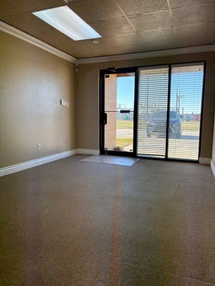 800 W Rock Creek Rd, Norman, OK à louer - Photo du bâtiment - Image 3 de 12