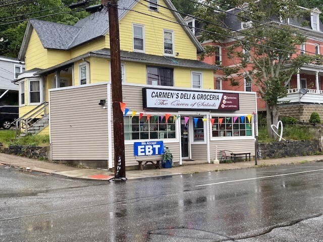 122 N Main St, Norwich, CT à louer - Photo du bâtiment - Image 1 de 15