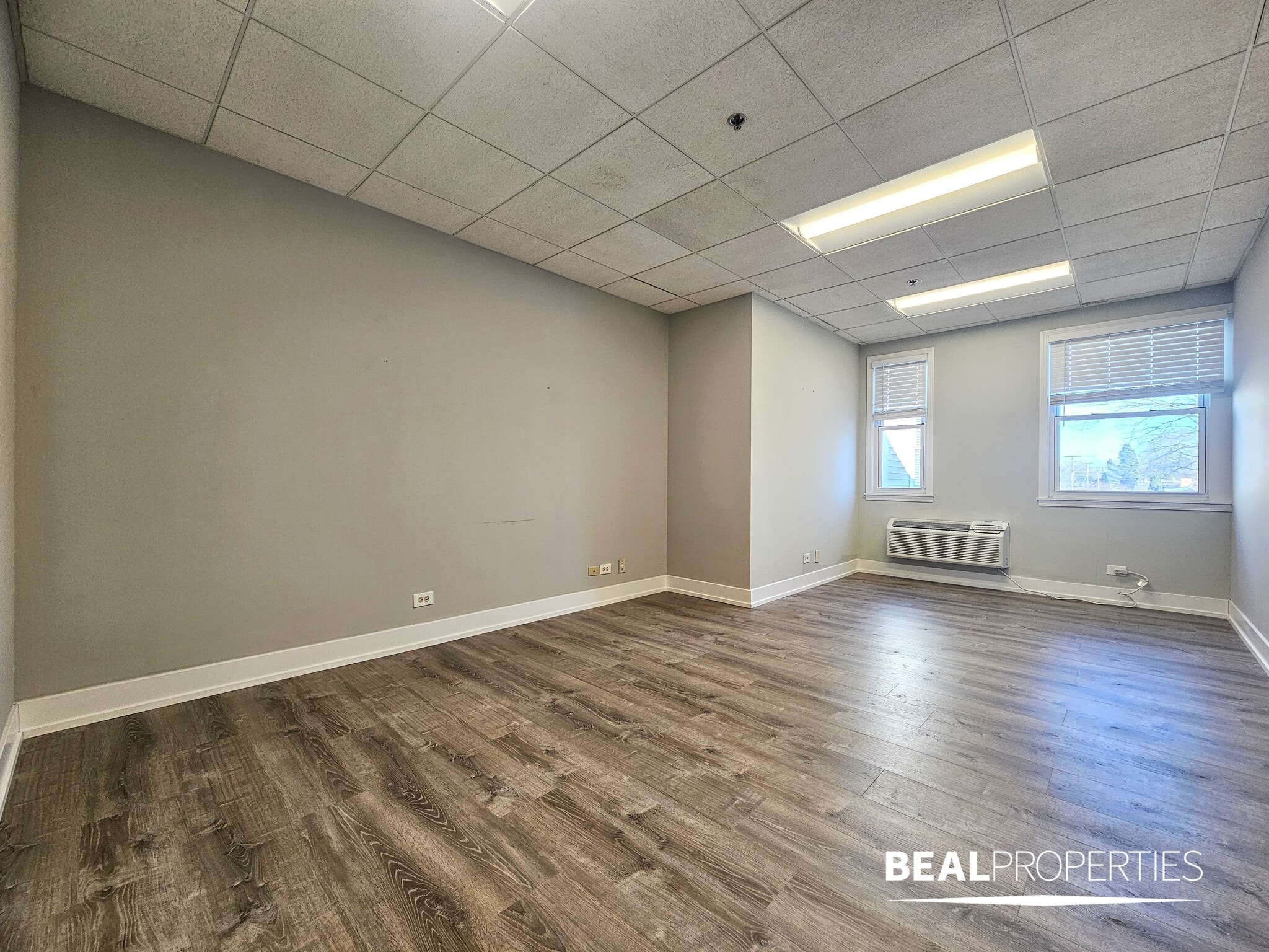 300-310 Happ Rd, Northfield, IL à louer Photo intérieure- Image 1 de 5