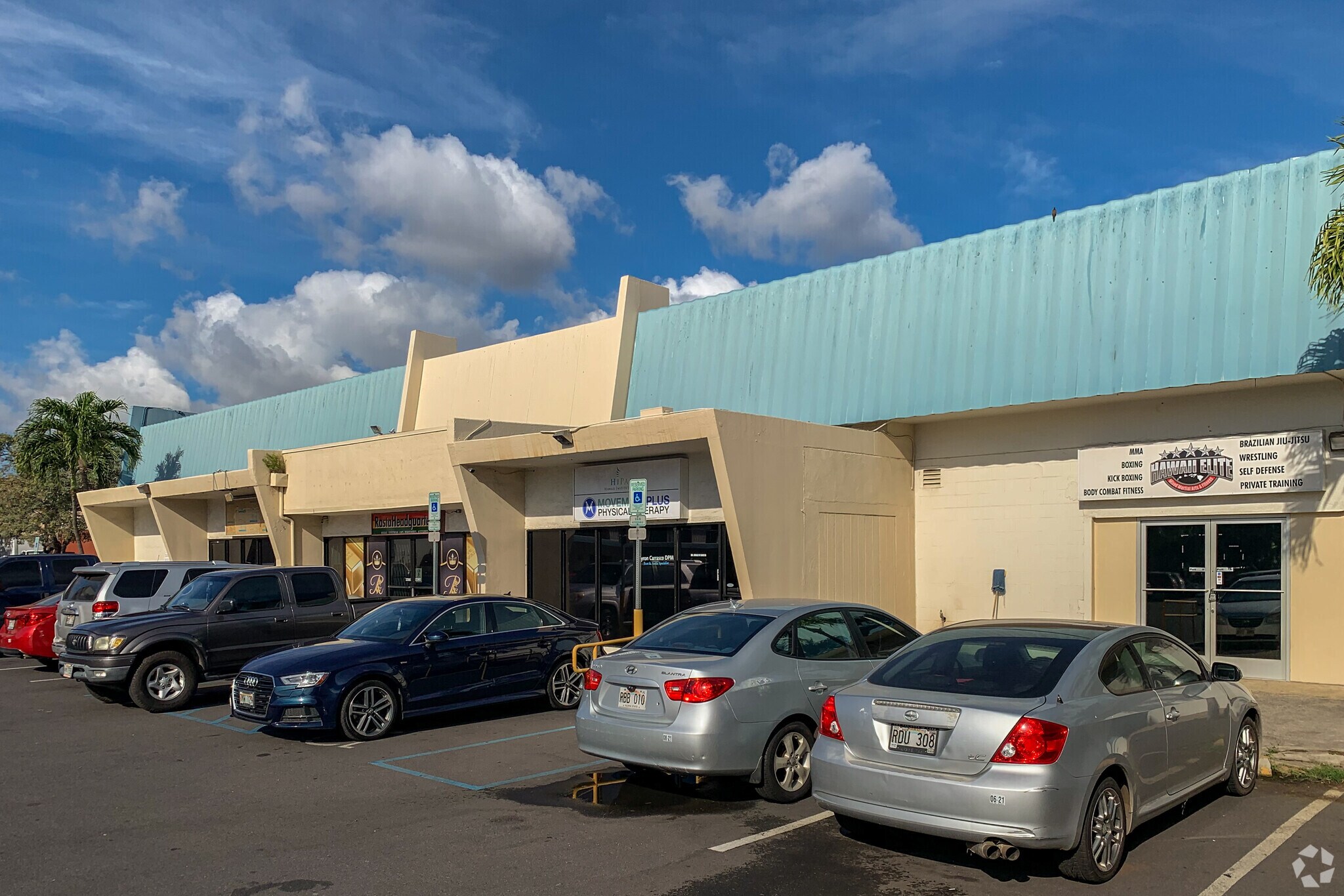 94-216 Farrington Hwy, Waipahu, HI for lease Building Photo- Image 1 of 7