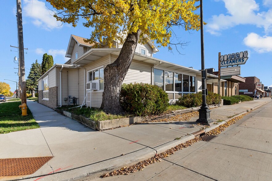 754 N Main St, Oshkosh, WI for sale - Building Photo - Image 2 of 44