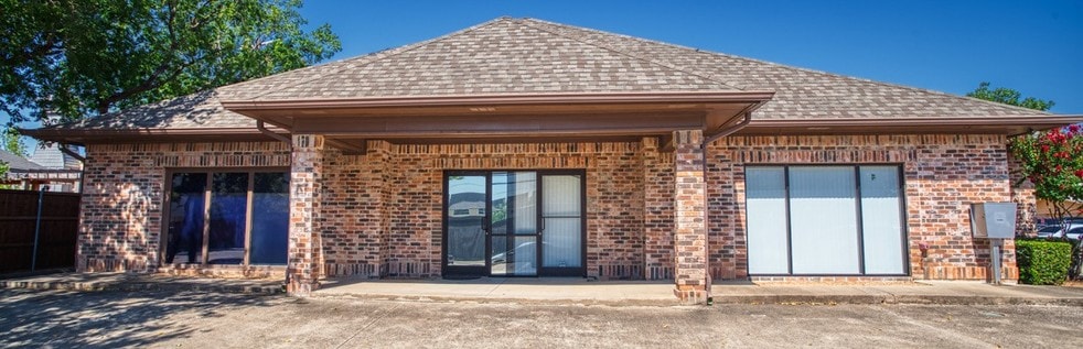 206 Elm St, Lewisville, TX à vendre - Photo du bâtiment - Image 3 de 7