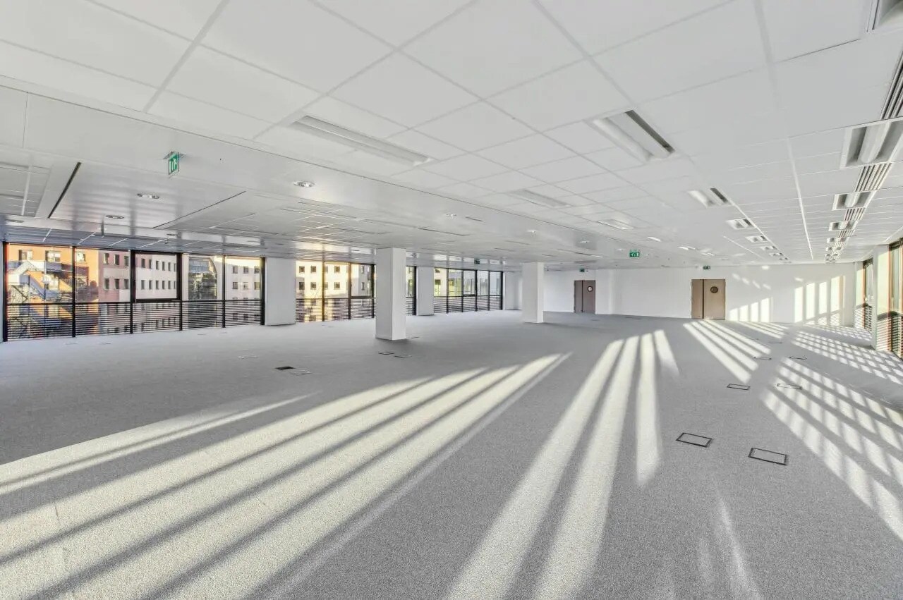 Office in Saint-Denis for lease Building Photo- Image 1 of 16