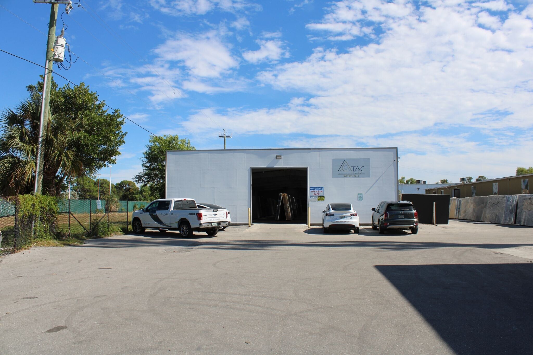 4599 Fowler St, Fort Myers, FL à vendre Photo principale- Image 1 de 5