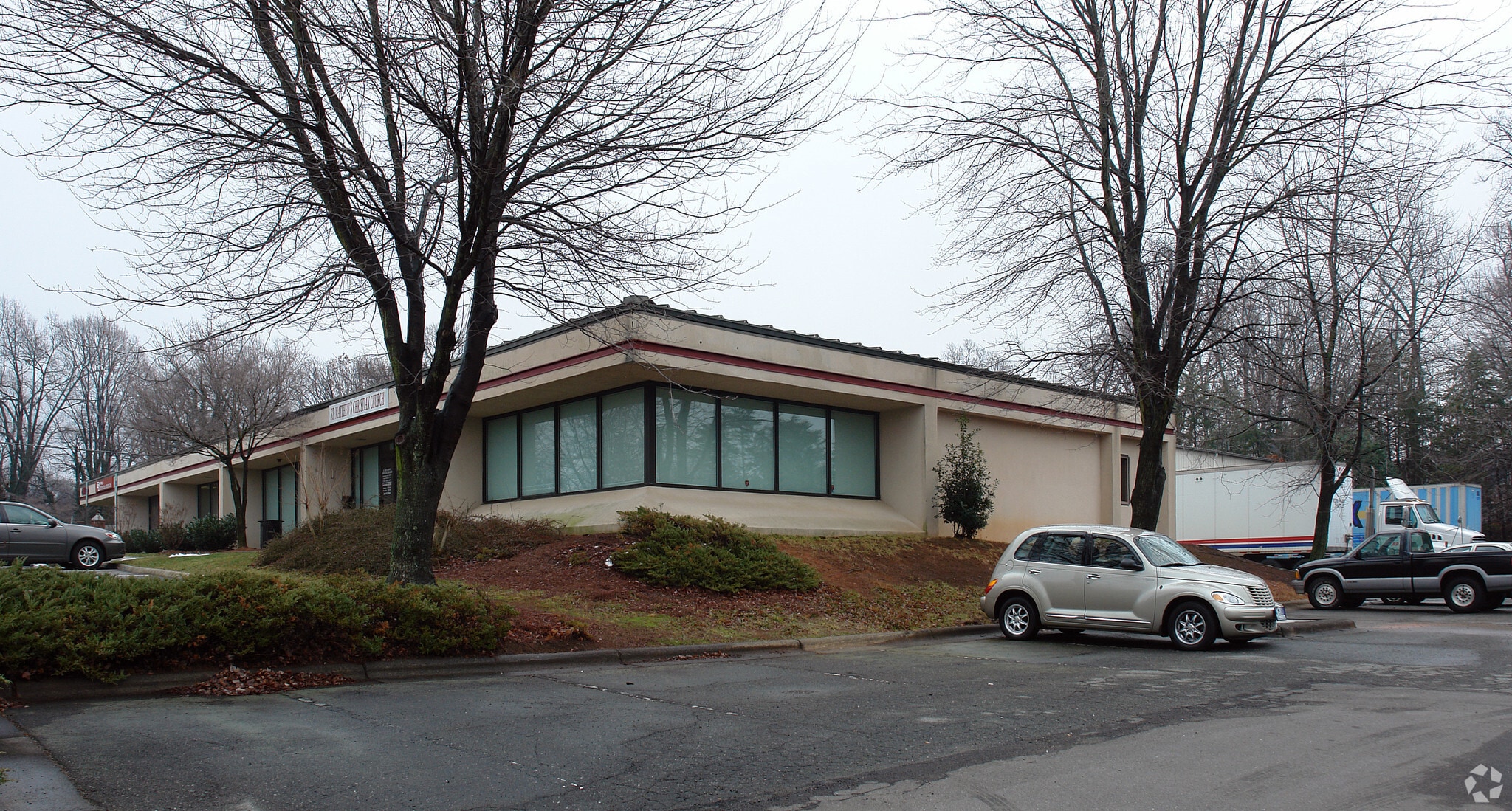 4400 Indiana Ave, Winston-Salem, NC for lease Primary Photo- Image 1 of 32