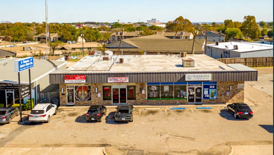 711-715 Lake Air Dr, Waco, TX à louer - Photo du bâtiment - Image 2 de 4
