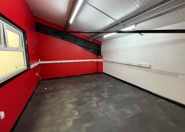 25 Randalstown Rd, Antrim for sale - Interior Photo - Image 3 of 4