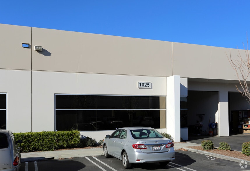 1025 N Shepard St, Anaheim, CA for sale - Building Photo - Image 3 of 17