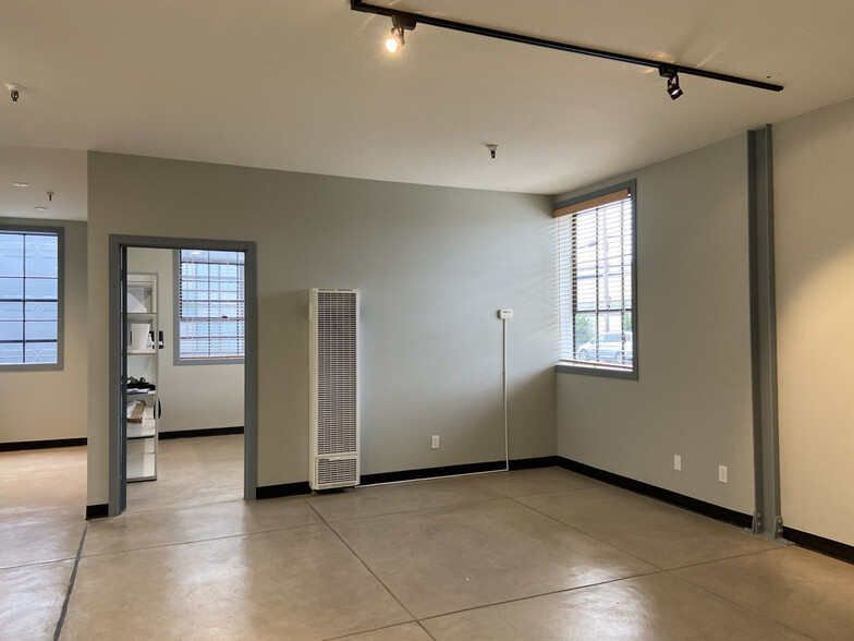 4076-4080 Halleck St, Emeryville, CA à louer - Photo du bâtiment - Image 3 de 3