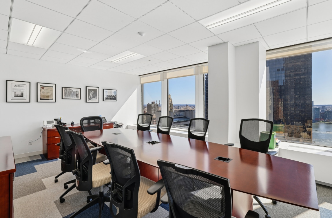 1 Dag Hammarskjold Plz, New York, NY à louer Photo intérieure- Image 1 de 7