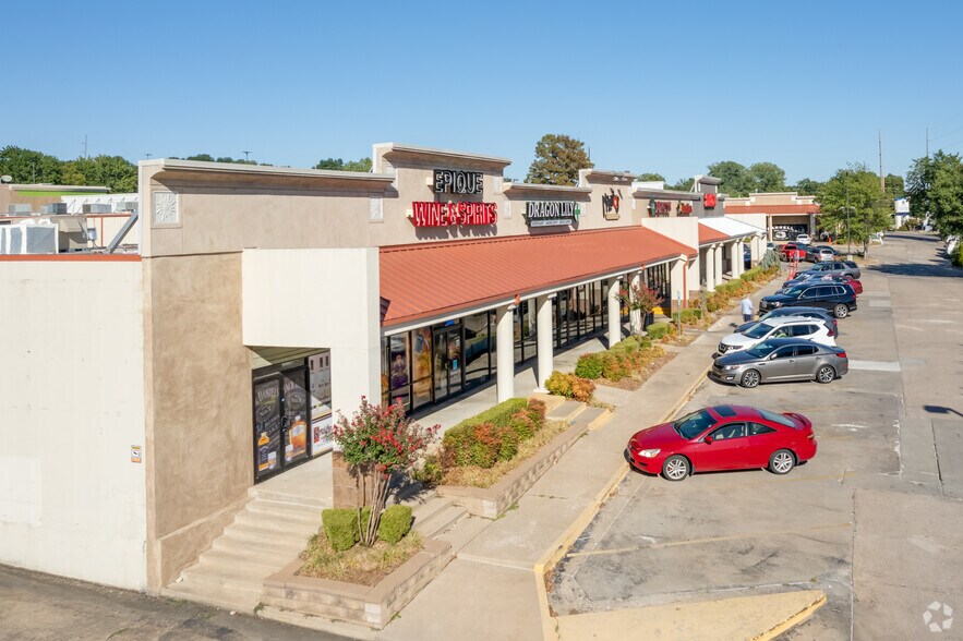 8020-8058 S Yale Ave, Tulsa, OK à louer - Photo du bâtiment - Image 1 de 8