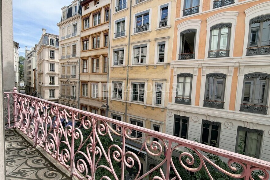 19 Rue De L'Arbre Sec, Lyon à louer - Photo du bâtiment - Image 1 de 12