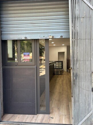 Plus de détails pour Multi-résidentiel à vendre