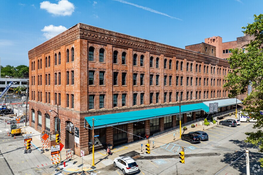 1425 Forbes Ave, Pittsburgh, PA à louer - Photo du bâtiment - Image 3 de 27