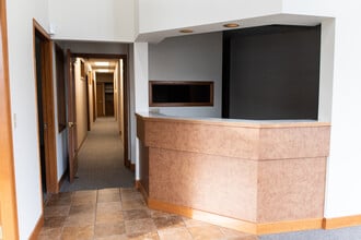 102 N Meridian, Puyallup, WA à louer Photo intérieure- Image 2 de 13