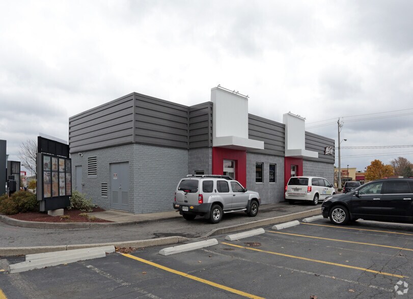 1138 Victoria St N, Kitchener, ON à louer - Photo du bâtiment - Image 2 de 2