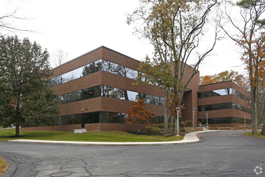 2000 West Park Dr, Westborough, MA for lease - Building Photo - Image 2 of 16