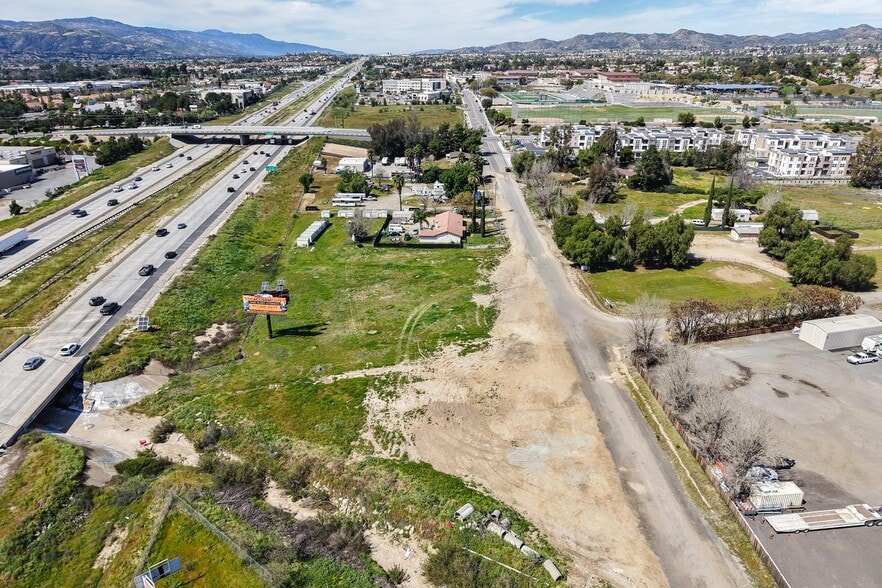 25063-25189 Monroe Ave, Murrieta, CA à vendre - Photo du bâtiment - Image 3 de 17