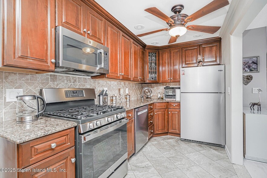 7344 Amboy Rd, Staten Island, NY for sale - Building Photo - Image 2 of 5