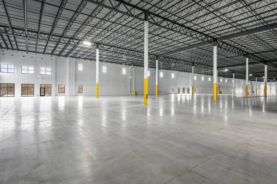 4420 Daentl Rd, Deforest, WI for lease - Interior Photo - Image 2 of 6