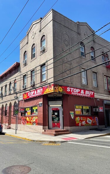 5901-5907 Madison St, West New York, NJ à vendre - Photo du bâtiment - Image 2 de 30